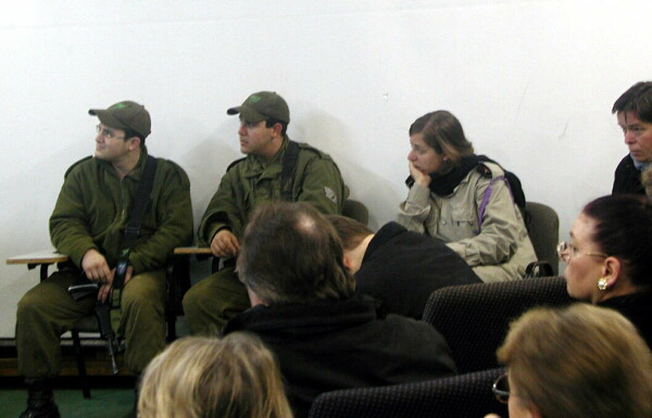 7. Februar 2005, 09.37.36 GOLAN