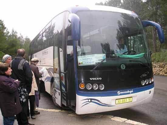 yad-vashem-bus